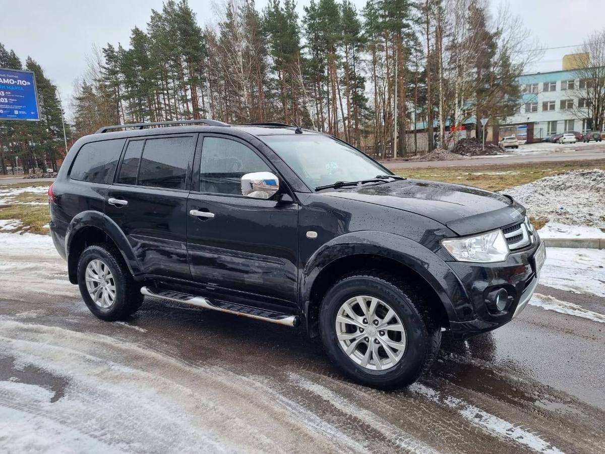 Купить Mitsubishi Pajero IV Рестайлинг 1 внедорожник 5 дв., 2014 года,  цвет: Черный, за 1700000 руб. в Санкт-Петербурге